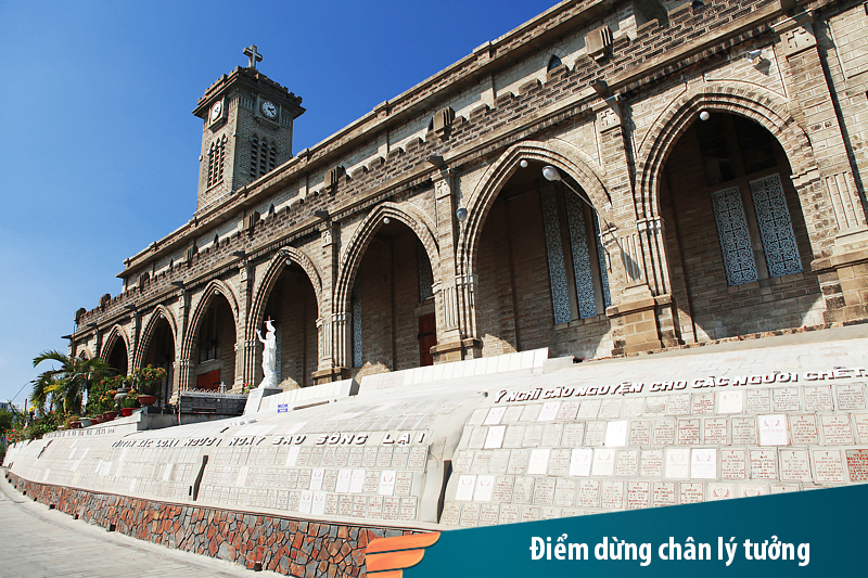 Nhà thờ cổ tuyệt đẹp ở Nha Trang